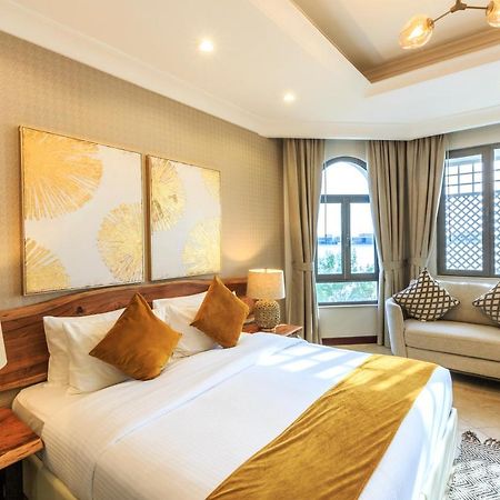 The S Holiday Homes - Stunning 5 Bedrooms Villa At The Palm Jumeirah With Private Beach And Pool Dubai Buitenkant foto