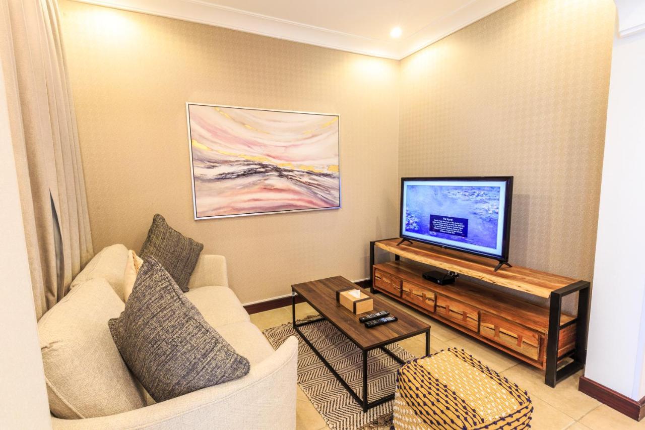 The S Holiday Homes - Stunning 5 Bedrooms Villa At The Palm Jumeirah With Private Beach And Pool Dubai Buitenkant foto