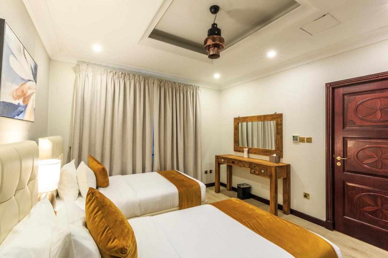 The S Holiday Homes - Stunning 5 Bedrooms Villa At The Palm Jumeirah With Private Beach And Pool Dubai Buitenkant foto